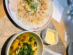 薄切鲜鱼片-穹六人间 people 6(岳阳路店)