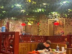 -袁小二大东北铁锅炖(吉祥村总部)