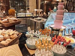 -广州万富希尔顿酒店·感趣自助餐厅·金秋蟹宴生蚝海鲜刺身