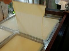 -靠山屯东北农家菜(八龙桥雅苑店)