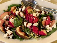 李子无花果和羊奶酪沙拉-La Tavernetta(Bar à Vin)(乌鲁木齐路店)