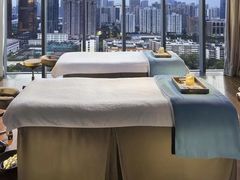 -广州天河希尔顿酒店