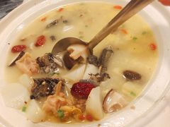乌龙土鸡汤-虎虎龙虾大排档(双井店)