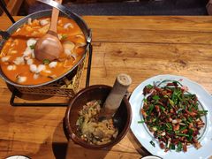 -老滇山寨•云南特色菜•地方菜•民族风情歌舞表演(金碧店)