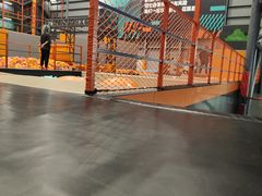-极限PLAY运动娱乐新世界·团建派对潮玩休闲馆·室内蹦极高空游乐园