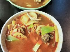 -满格嗦新疆椒麻鸡火锅.炒米粉(川大江安校区店)
