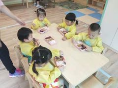 -黄浦乐烁龙鱼宝贝托育园(海潮路校区)