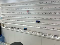 -美式眼镜·授权蔡司.依视路.尼康.豪雅.明月(南翔印象城店)