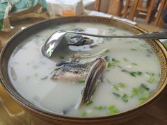 -美顺香食府鱼头老店(雪野湖店)