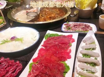 冬季最适合吃火锅啦，地道成都火锅快来潘十九吧