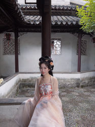 -一揽芳华汉服旗袍体验馆(拙政园店)