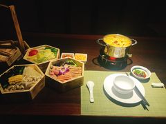 -乐领拈花溪·林涧食韵