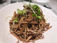 香椿苗拌黑百叶-雀蓝川菜(奥体广场店)