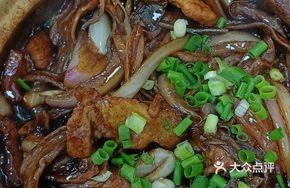 Braised Pork Belly with Deer Antler Mushroom