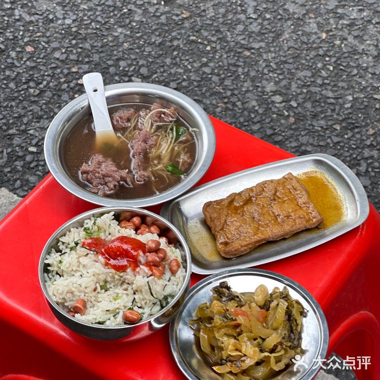 在泉州!不会要轻易怀疑闽南人的牛肉馆…..