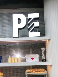 -PE SALON 