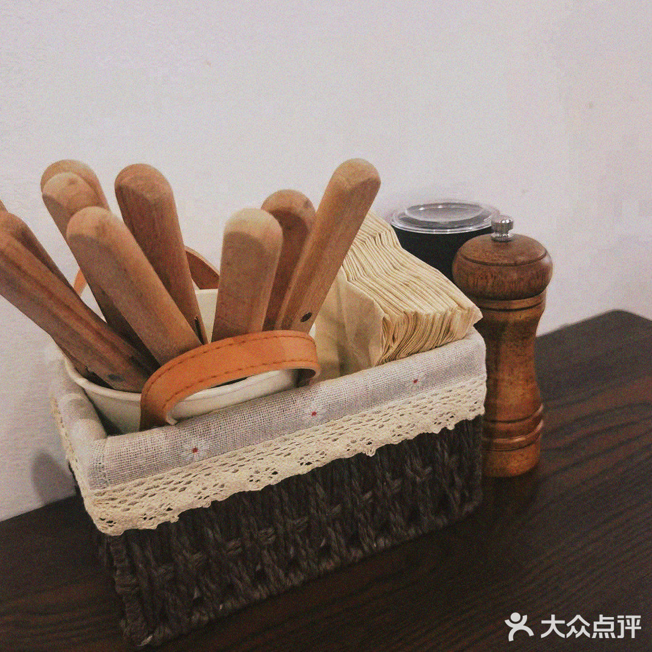 一家小店，一份牛排，一份小资