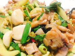 土烧牛蛙-梁家大院•农家菜(昆山会展中心店)