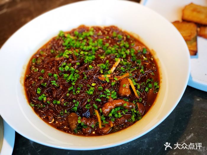 新荣记(bfc外滩金融中心店)沙蒜烧豆面图片