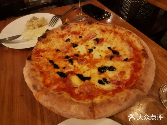 La Vite意大利餐厅酒馆(乌鲁木齐店)猪肉黑松露披萨图片