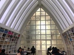 -钟书阁(松江泰晤士小镇店)