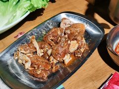 烤秘制黑椒鸡腿肉-老炉家木炭烤肉(长江国际店)