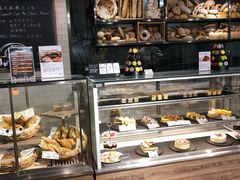 面包甜点陈列柜-欧式面包坊(青岛万象城店)
