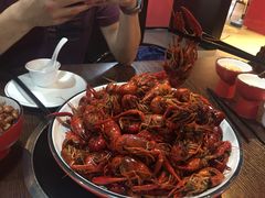 -虾弄弄海派小龙虾·牛羊蝎子火锅