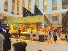 -朗丽兹自助餐厅