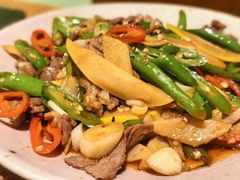酸木瓜炒牛肉-紫滇源云南生态菜(丹凤街店)