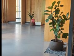 -茅草房·河畔园林火锅
