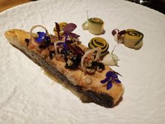 香煎三文鱼配番茄莎莎-AZUL by FUEL蓝色·法式酒馆(琶醍店)