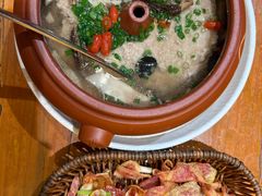 -老滇山寨•云南特色菜•地方菜•民族风情歌舞表演(金碧店)