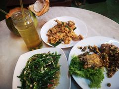 -大树下海鲜饭店