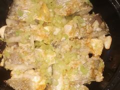 金蒜焗黄花鱼-玲珑·新粤菜(安华汇店)