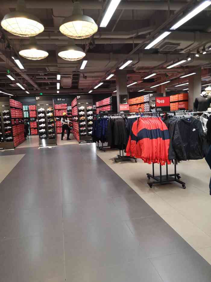 nike耐克(枫叶小镇奥特莱斯店)-"aj全称air jordan nike.