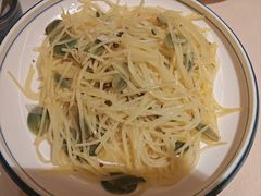 -八府香鸭·啫啫煲(华山路店)