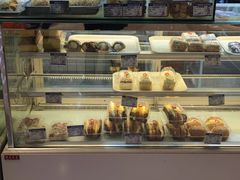 -白玉兰食品甜凤店(合生汇店)