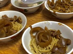 -松树干拌面店