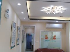 -海之声助听器 瑞士峰力直营中心(华麟大厦店)