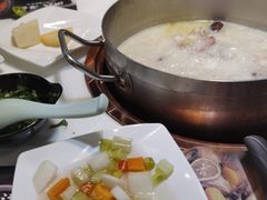-洪氏嗨捞·猪肚鸡火锅(阳光天地店)