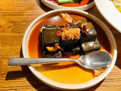 猴头菇鲍汁瑶柱扒制黑豆腐-肴约·花园式餐厅(湖里店)