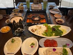 -老牌坊云南鱼豆花火锅(哈西万达店)