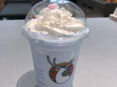 瓦尔登蓝钻瑞纳冰-瑞幸咖啡(GoGo新天地店)