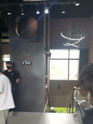 -韩国李知恩形象设计