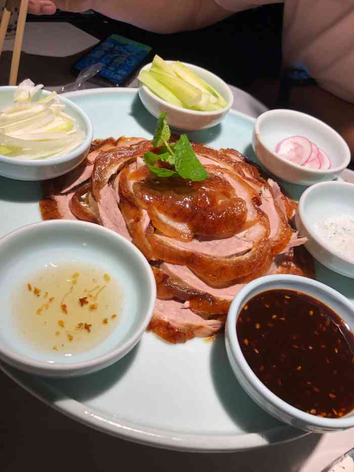 额娘春饼·烤鸭(公元时代店)-"装修很典雅的一家烤鸭店节假日去 排队