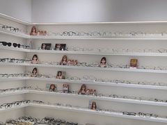 -美式眼镜·授权蔡司.依视路.尼康.豪雅.明月(南翔印象城店)