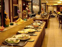 自助取餐区-聚春园自助餐厅(东街口店)
