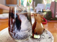 -Chom Cafe and Restaurant