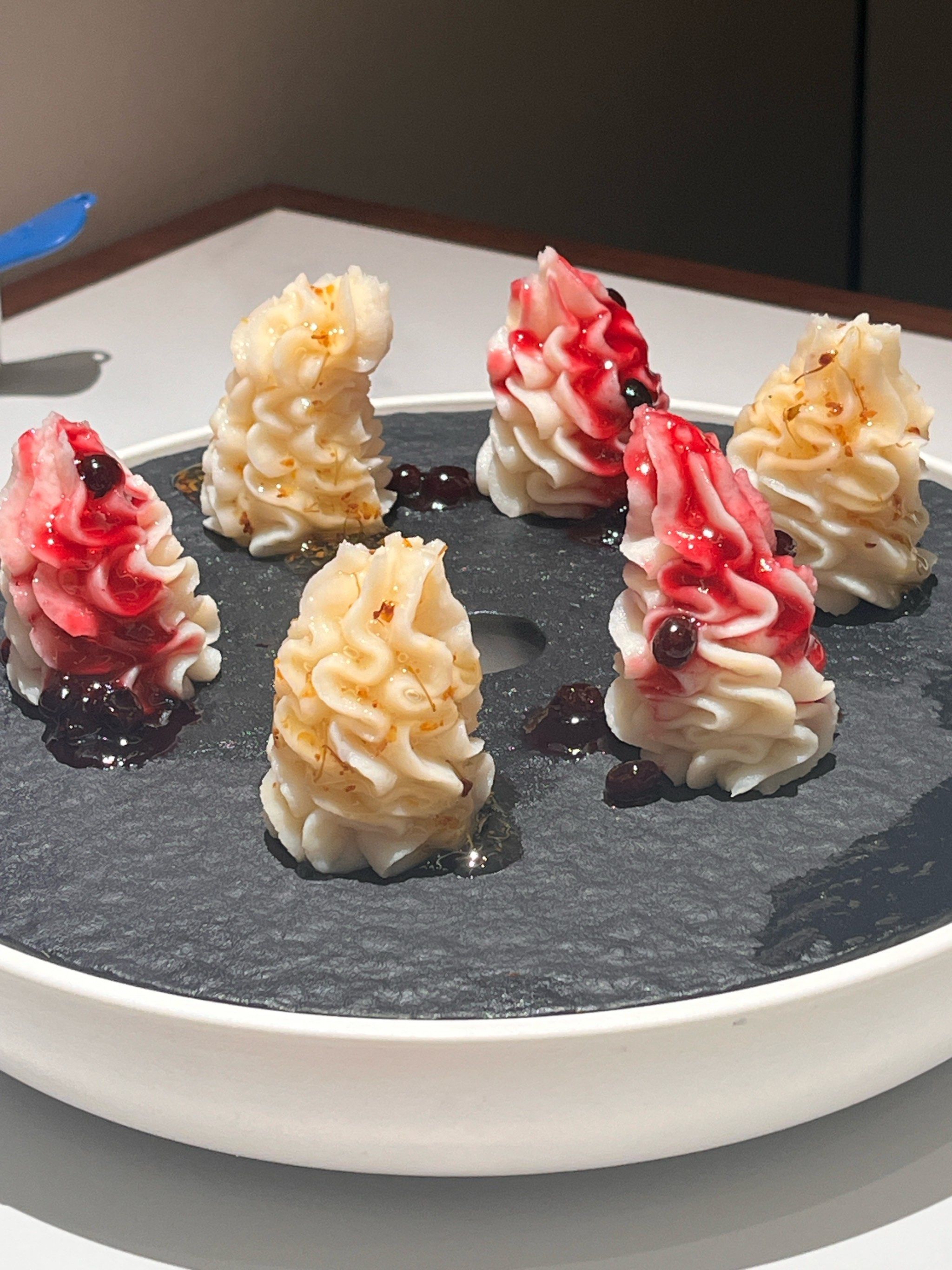 他们家蓝莓山药做的跟冰淇淋似的